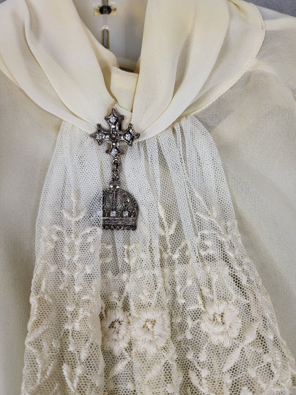 HALLOWEEN: Victorian Vampire Costume Brown Velvet Jacket Ivory Lace Shirt Gothic - Picture 11 of 14